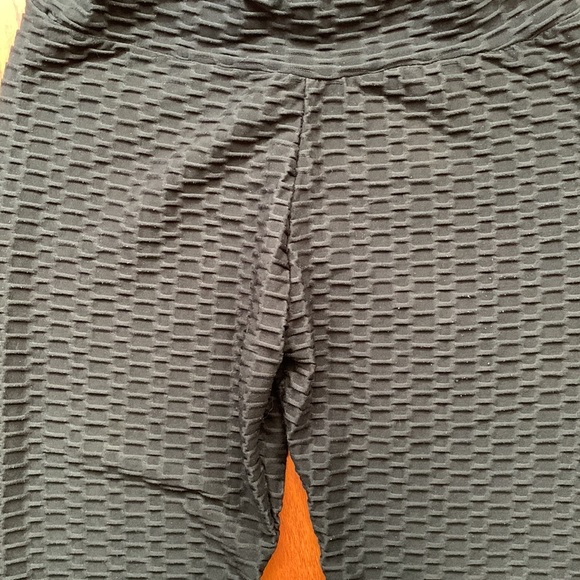 ✨HIGH WAISTED RUCHED BUTT HONEYCOMB LEGGINGS SIZE L - Picture 5 of 6